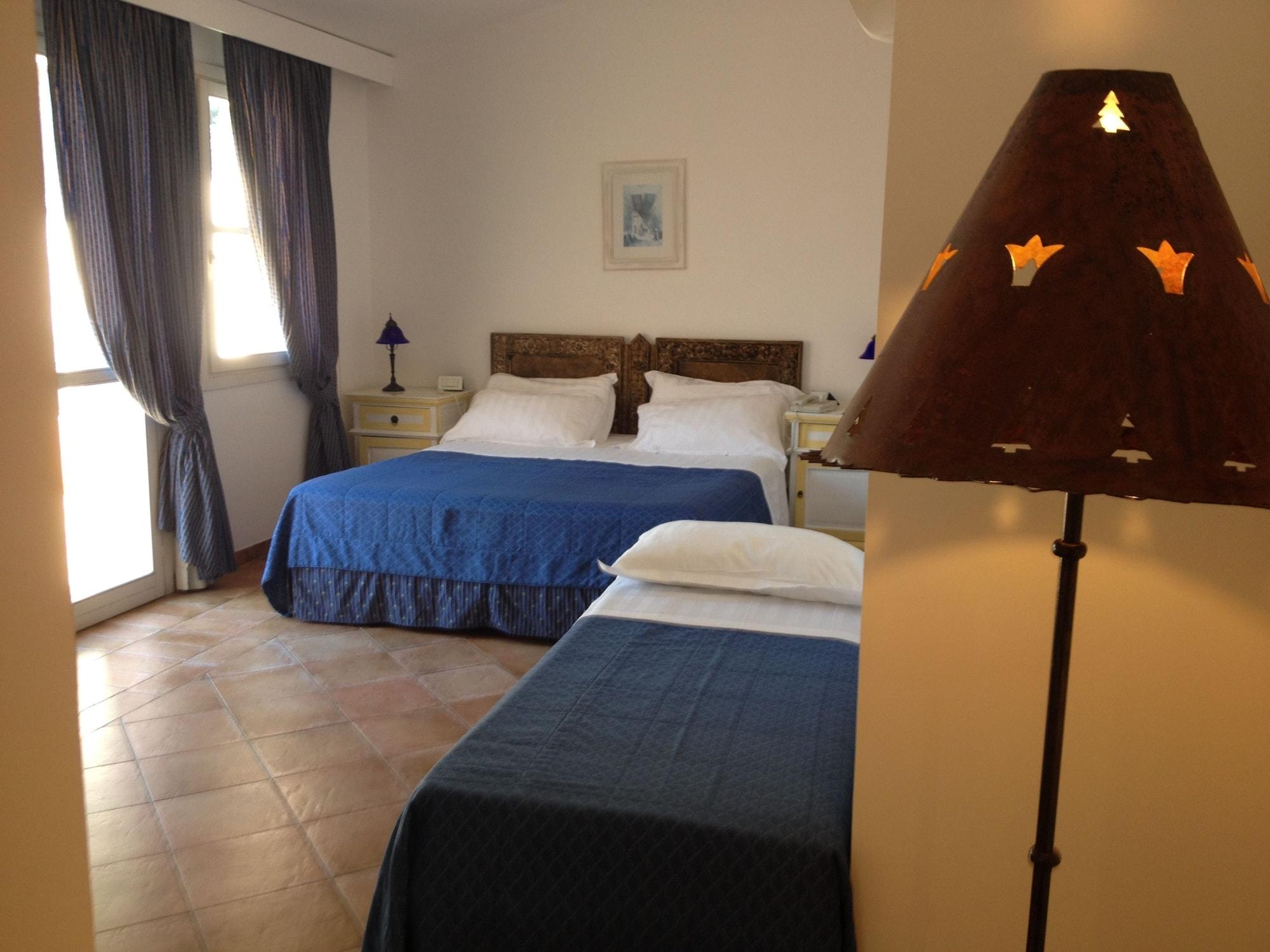 Hotel Cala Caterina ヴィッラシミーウス エクステリア 写真